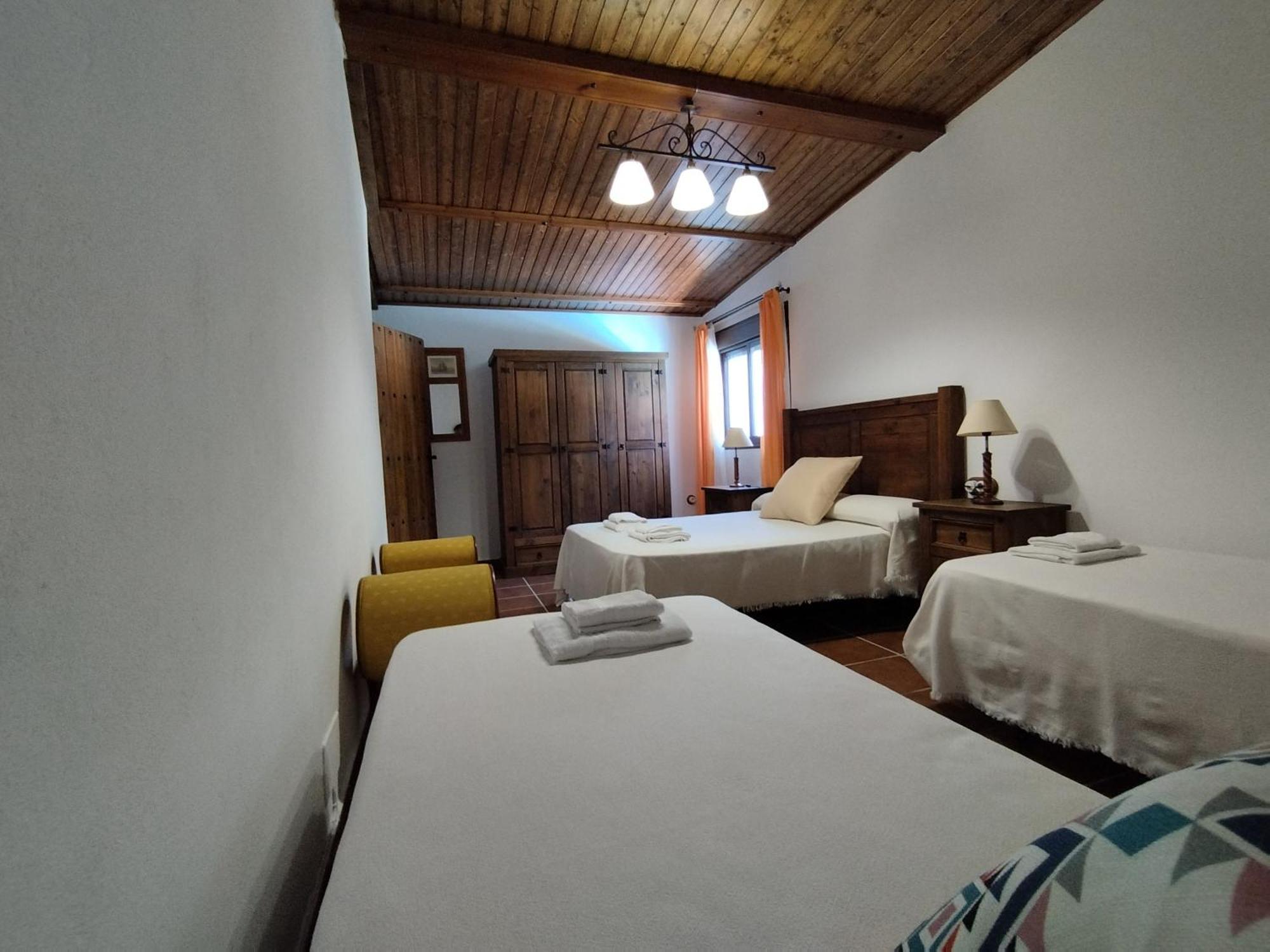 Vivienda Rural Los Madronos Malcocinado  Bagian luar foto
